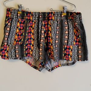 Geometric Soft Shorts XL